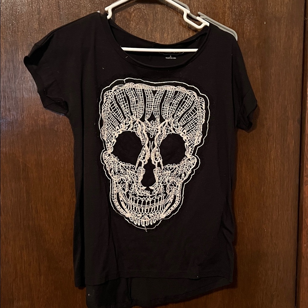 Black Skull Graphic T-Shirt